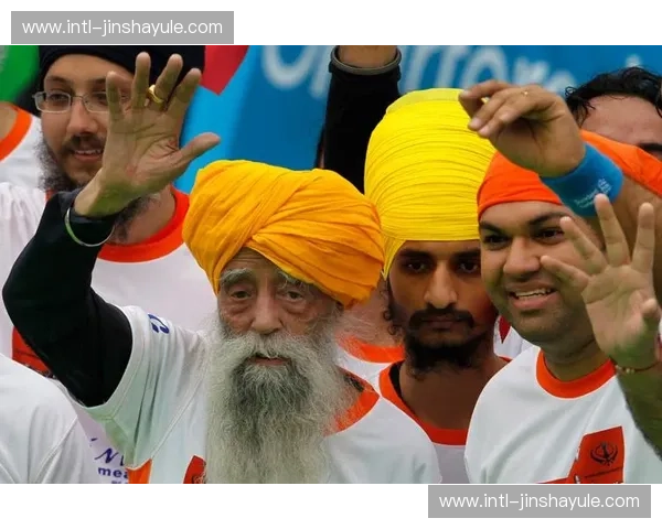 中印拳坛巅峰对决：祖力皮卡尔vs辛格，那场改写亚洲拳击版图的“双王之战”